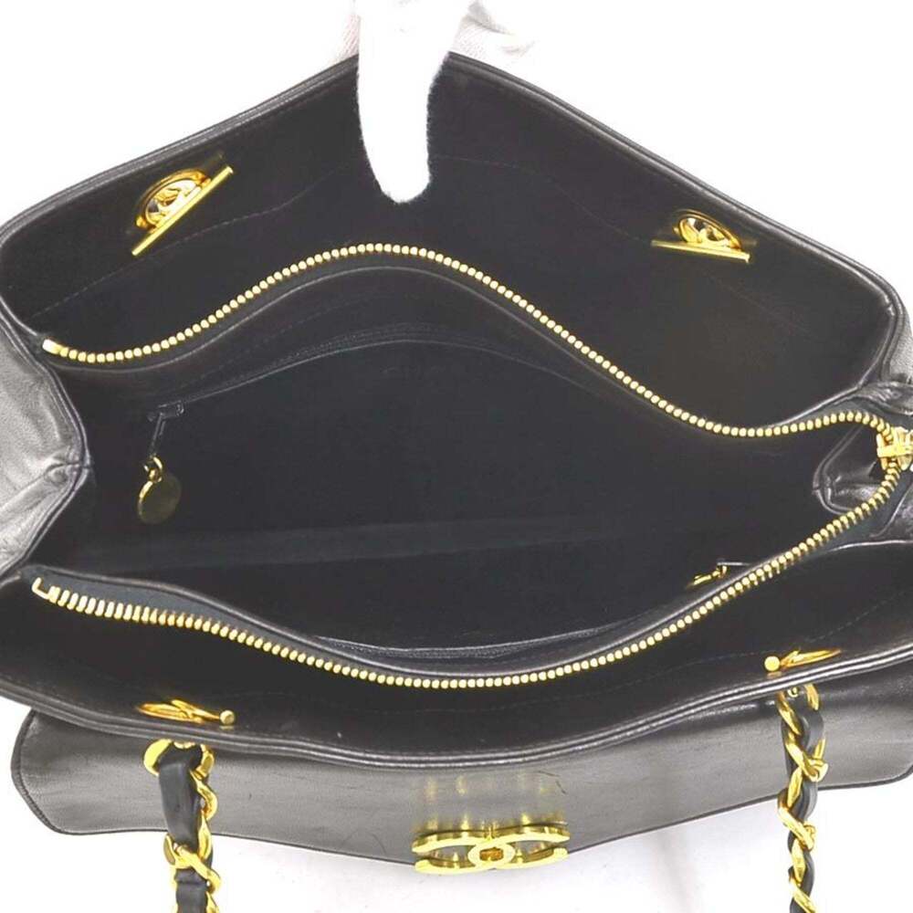 CHANEL Black Leather Shoulder Bag - Picture 5 of 15